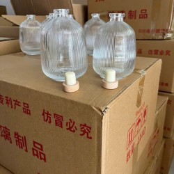 CHAI THỦY TINH SỌC THẤP NẮP GỖ 500ML