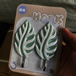 VĨ 2C MÓC DÁN HÌNH CHIẾC LÁ