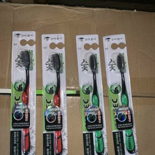 BÀN CHẢI THAN TRE HỘP 30 CÁI