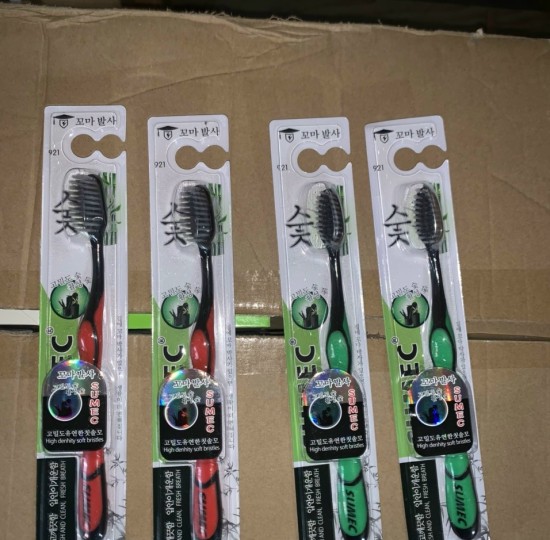 BÀN CHẢI THAN TRE HỘP 30 CÁI
