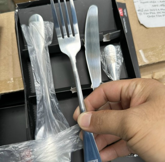 HỘP MUỖNG NĨA ĐỨC 4 MÓN