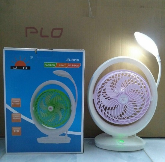 QUẠT 2018 KIÊM ĐÈN HỌC CHỐNG CẬN