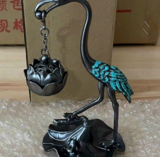 CON HẠC ĐỐT TRẦM