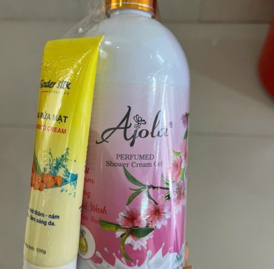 SỮA TẮM AJOLA HOA ANH ĐÀO 1000ML