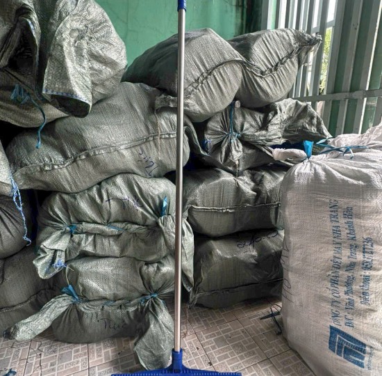 CÂY ĐẨY NƯỚC CÁN DÀI 1M4